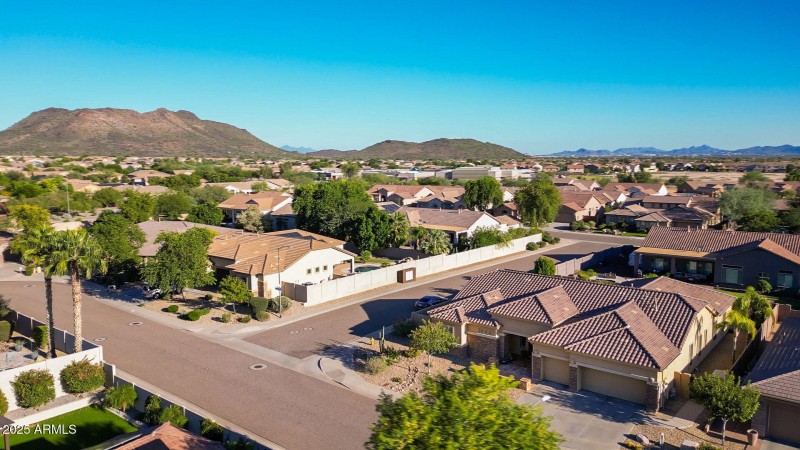 Mountain-View Masterpiece