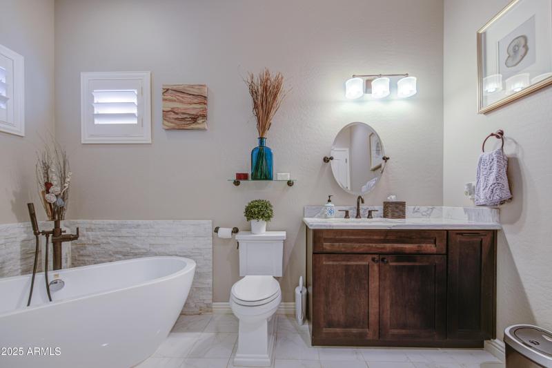 2nd Primary Bath
