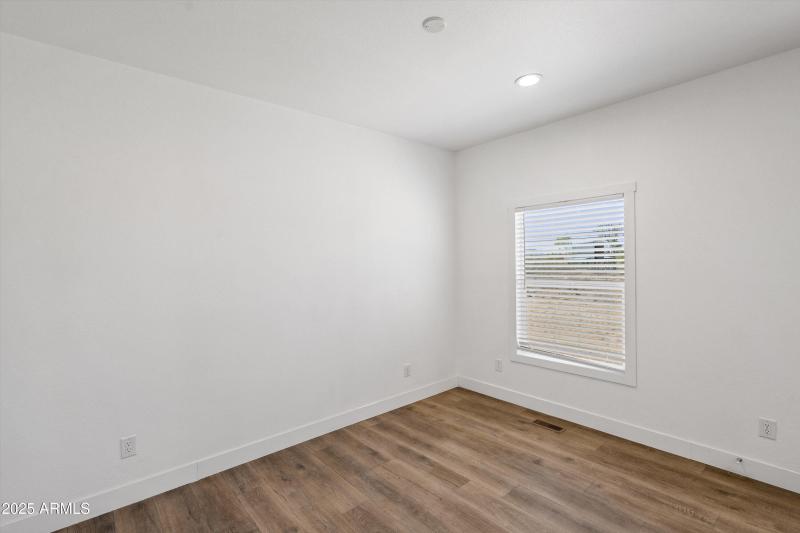 15-Dining Area