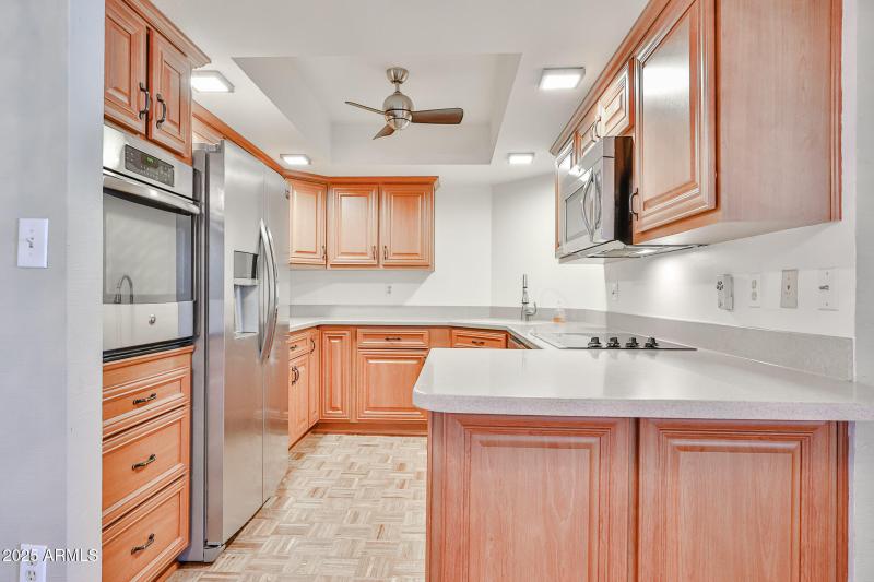 Kitchen with breakfast bar