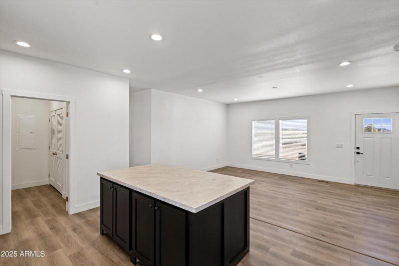 13-13-Kitchen & Family Room