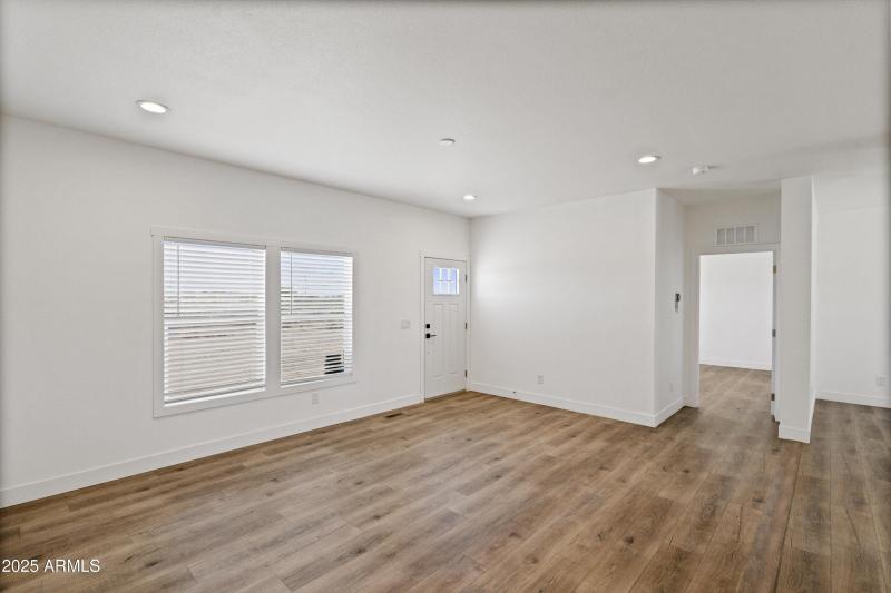 17-17-Family Room