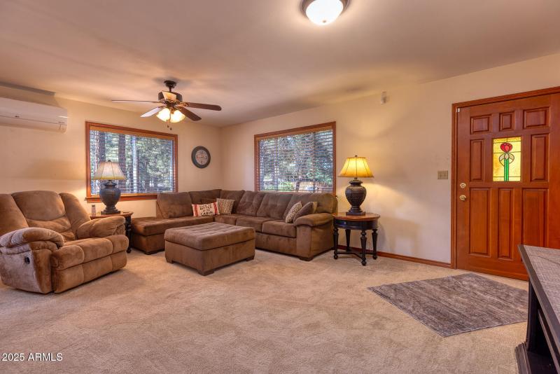 photo(11) 1148 N 43rd ave SL Dawna 0625