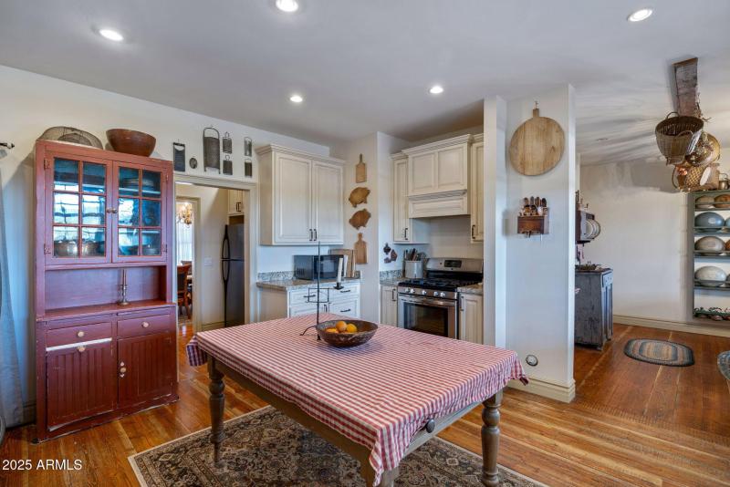 Country Kitchen