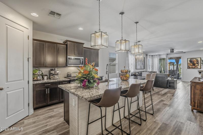 10-Kitchen and Greatroom