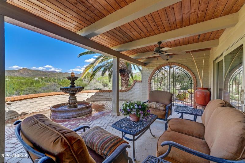 006_Entry Patio Sitting