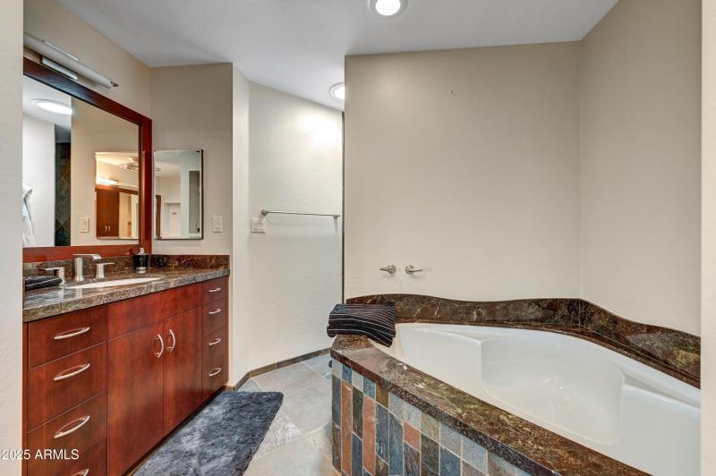 019_Primary Spa Detail