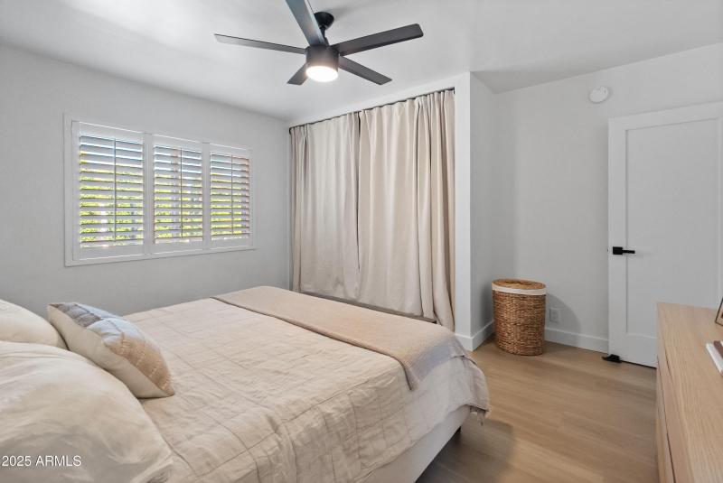 818 W Indianola Ave-21