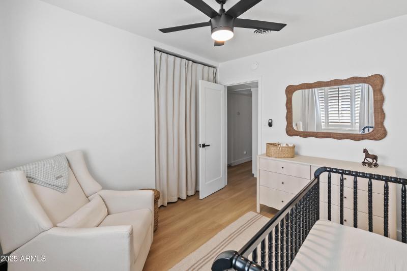 818 W Indianola Ave-23