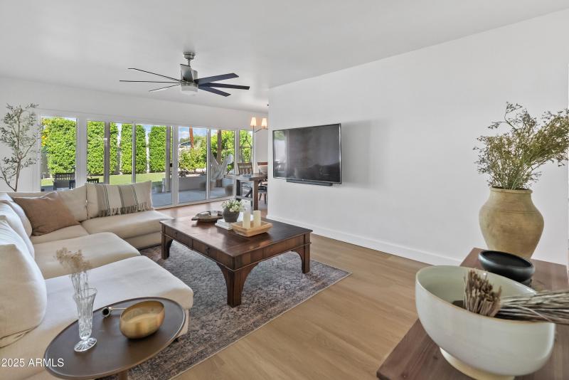 818 W Indianola Ave-34