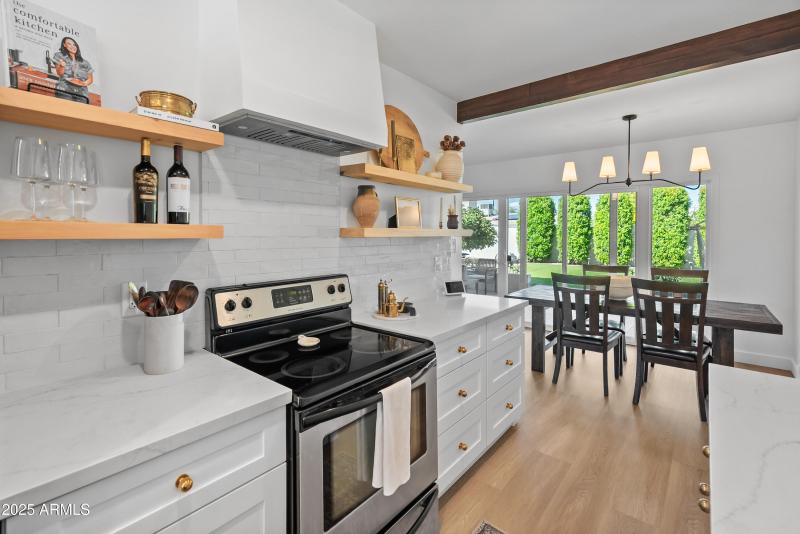 818 W Indianola Ave-39