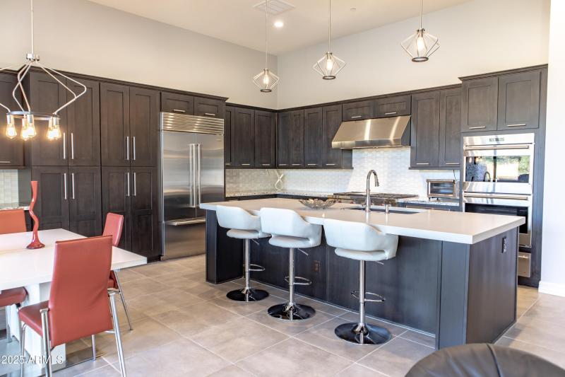 Kitchen breakfast room tons of cabinets