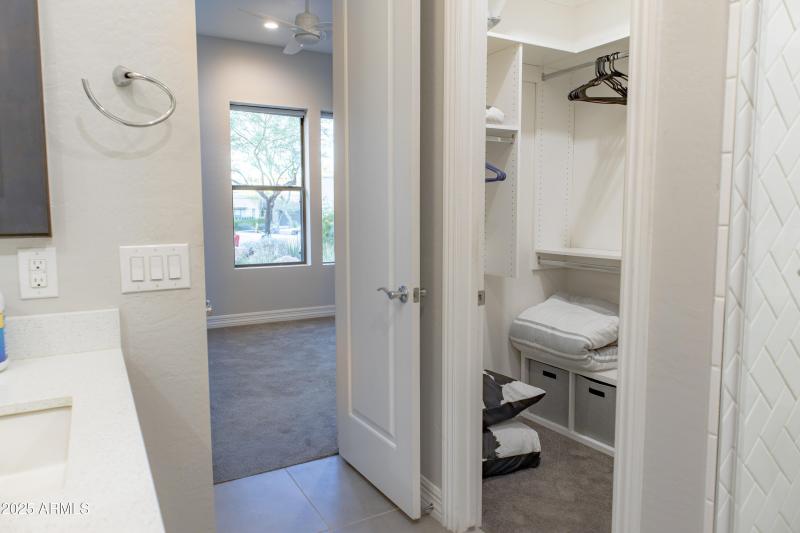 Casita large walk in closet (R)