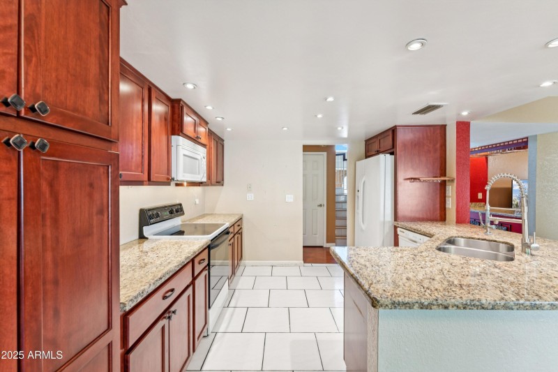 Kitchen, Alt View
