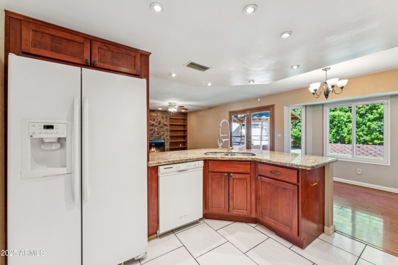 Kitchen, Alt View