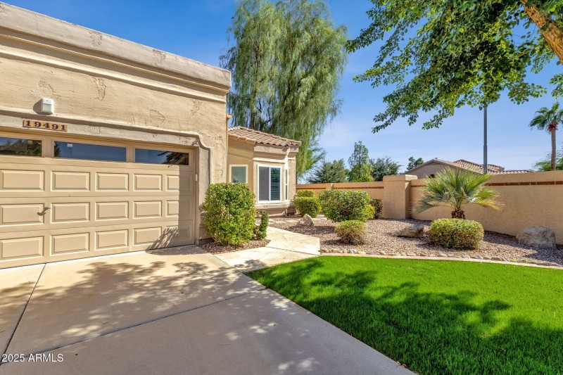 4-web-or-mls-19491-n-88th-ave