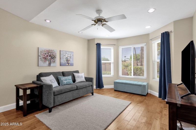 10-web-or-mls-19491-n-88th-ave