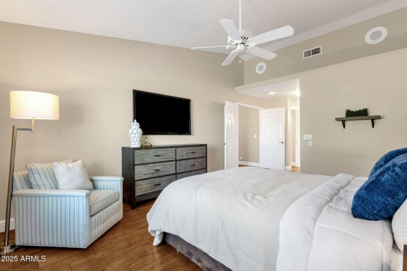 28-web-or-mls-19491-n-88th-ave