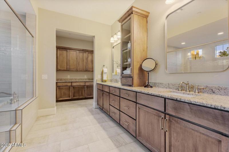 Primary suite