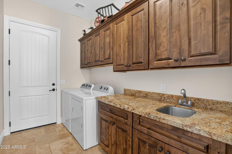 Washer & Dryer Included