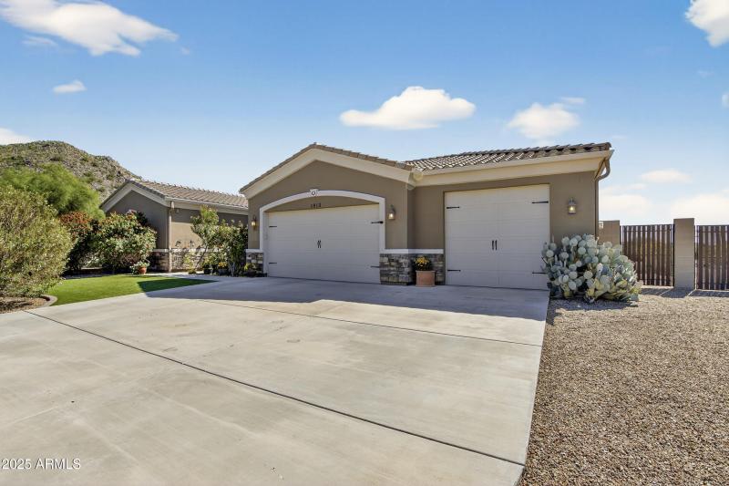 Three Car Garage/RV Gate