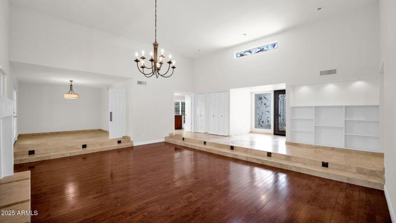 8-web-or-mls-P1119618