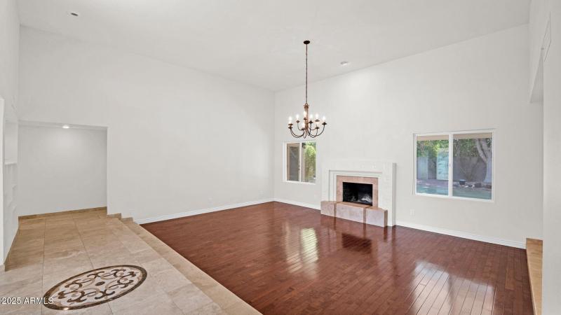 11-web-or-mls-P1119614