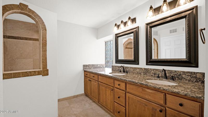 24-web-or-mls-P1119606