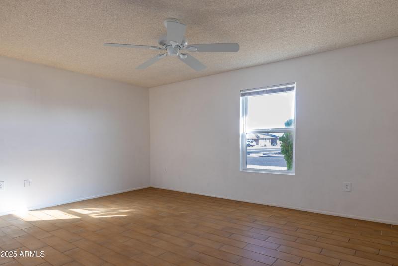 10845 W Pineaire Dr, Sun City, AZ 85351