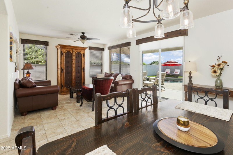 Family Room - Dining