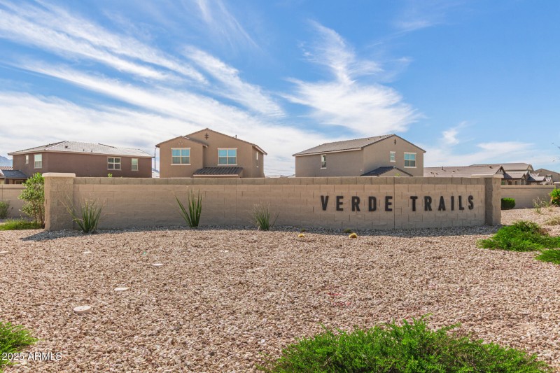 WECOME TO YOUR NEW NEIGHBORHOOD