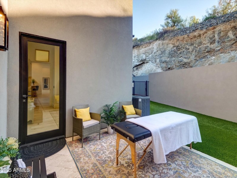 Private master patio