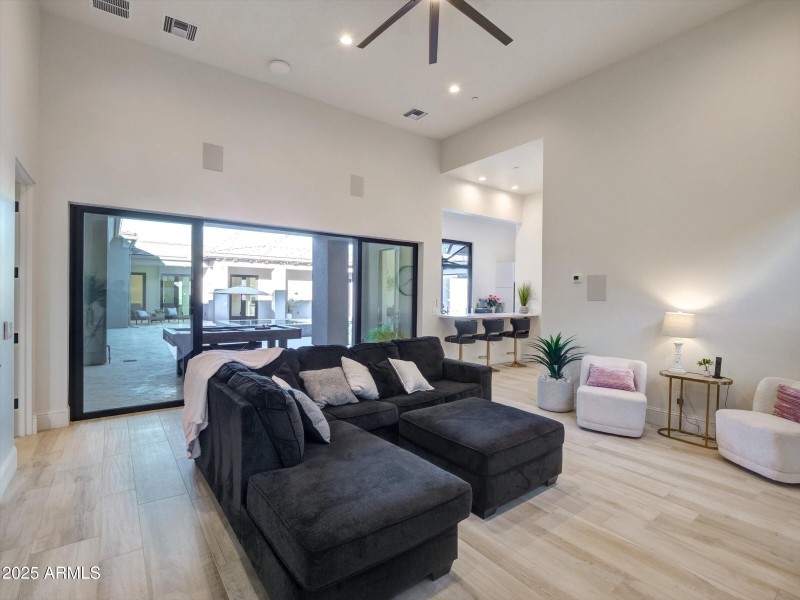 Attached casitas/bonus room