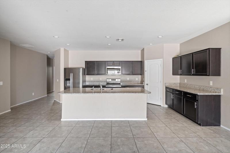 05-Kitchen and Dining