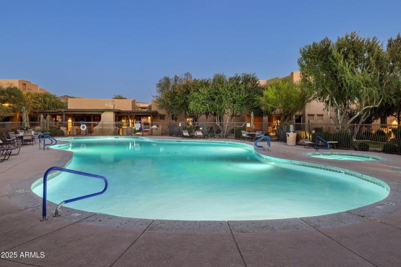 Large Heated Pool/Spa