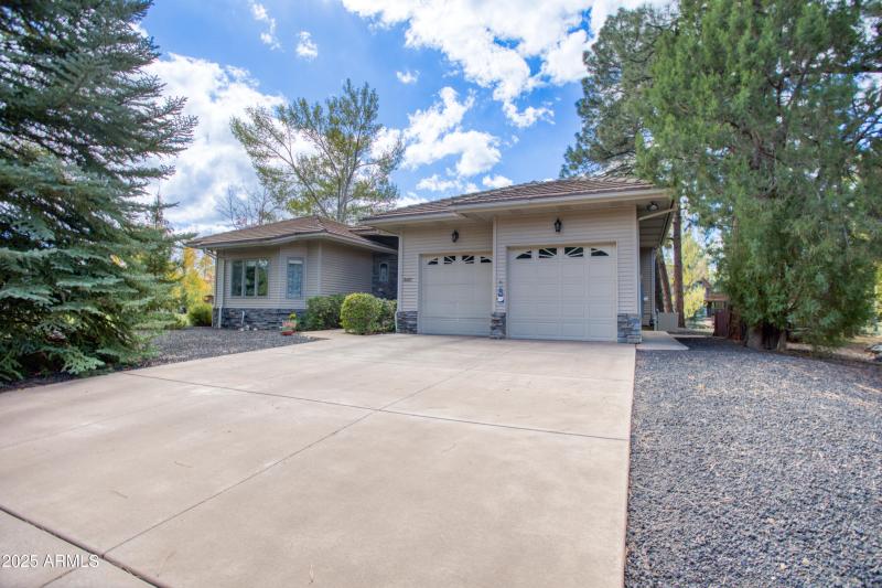 Front of Home-Cul De Sac Lot