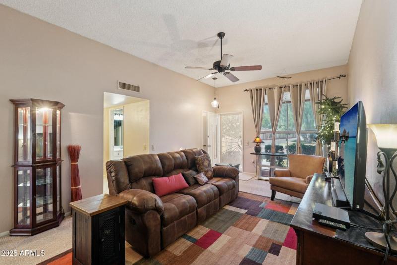 10-Livingroom