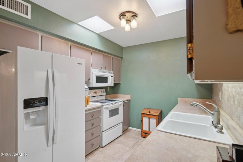 17-Kitchen