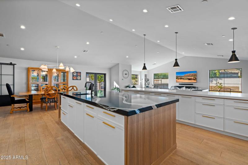 10-web-or-mls-3842-e-san-miguel-ave