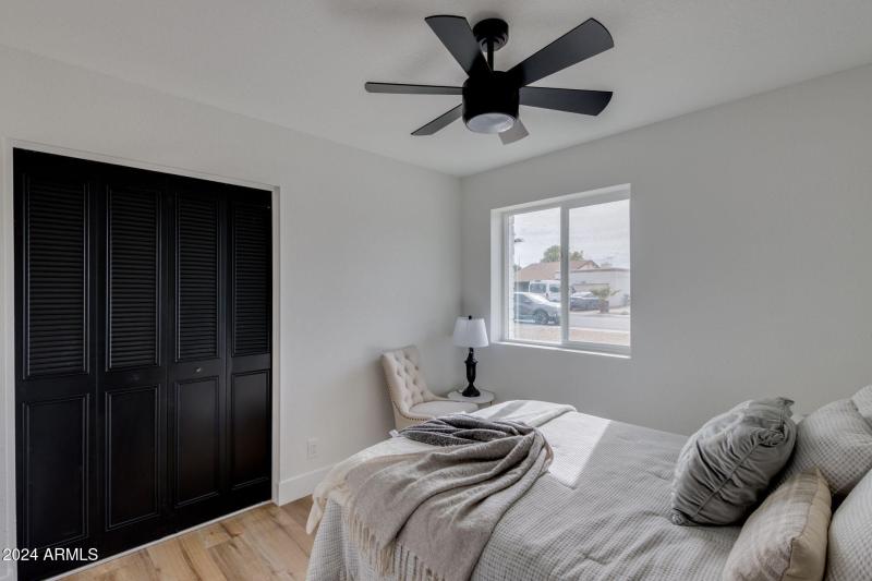 16-web-or-mls-544 e morrow dr -17