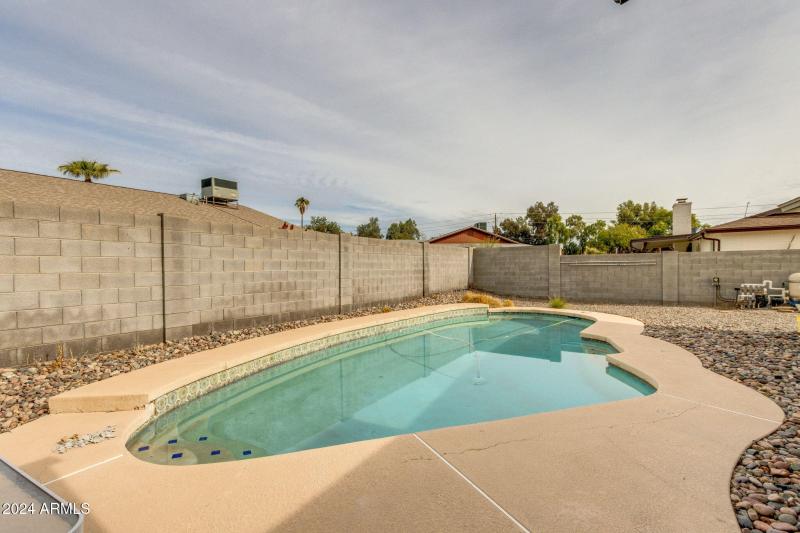 27-web-or-mls-544 e morrow dr -28