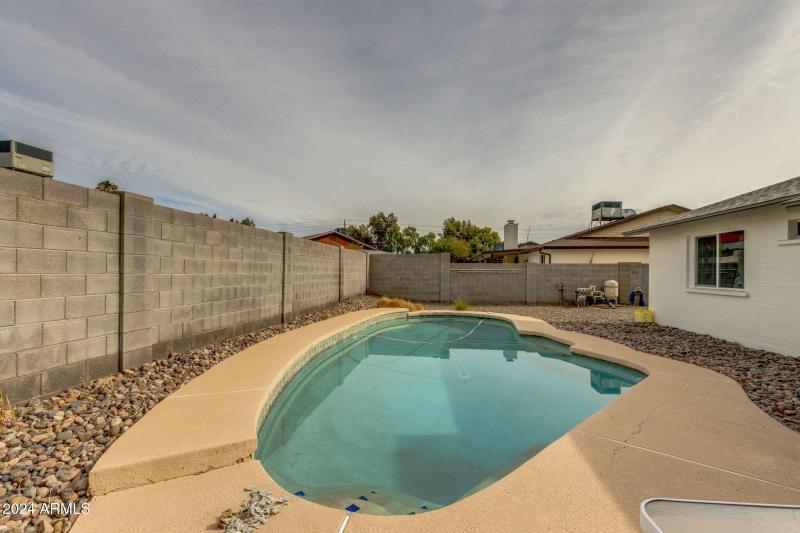 28-web-or-mls-544 e morrow dr -29