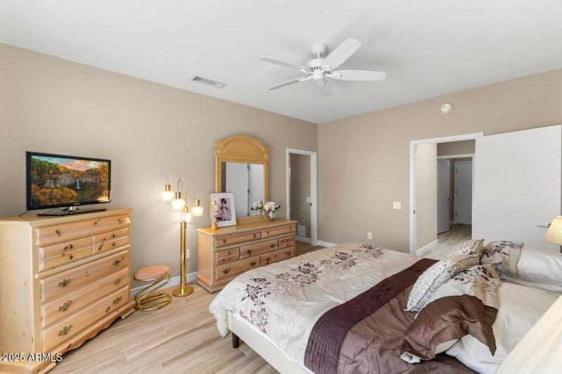 18-Primary-Bedroom
