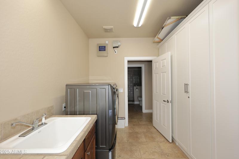 Laundry Room2