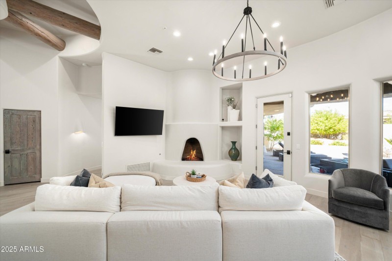 08-10918ESutherlandWay-8