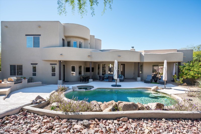 34-10918ESutherlandWay-34