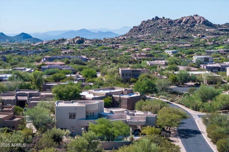 43-10918ESutherlandWay-43