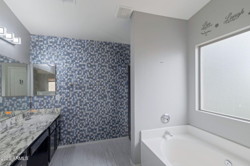 13-web-or-mls-Qp-8700