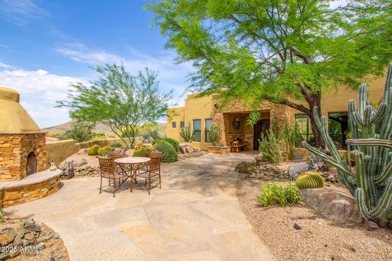 Summit Courtyard
