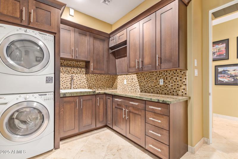Summit Laundry